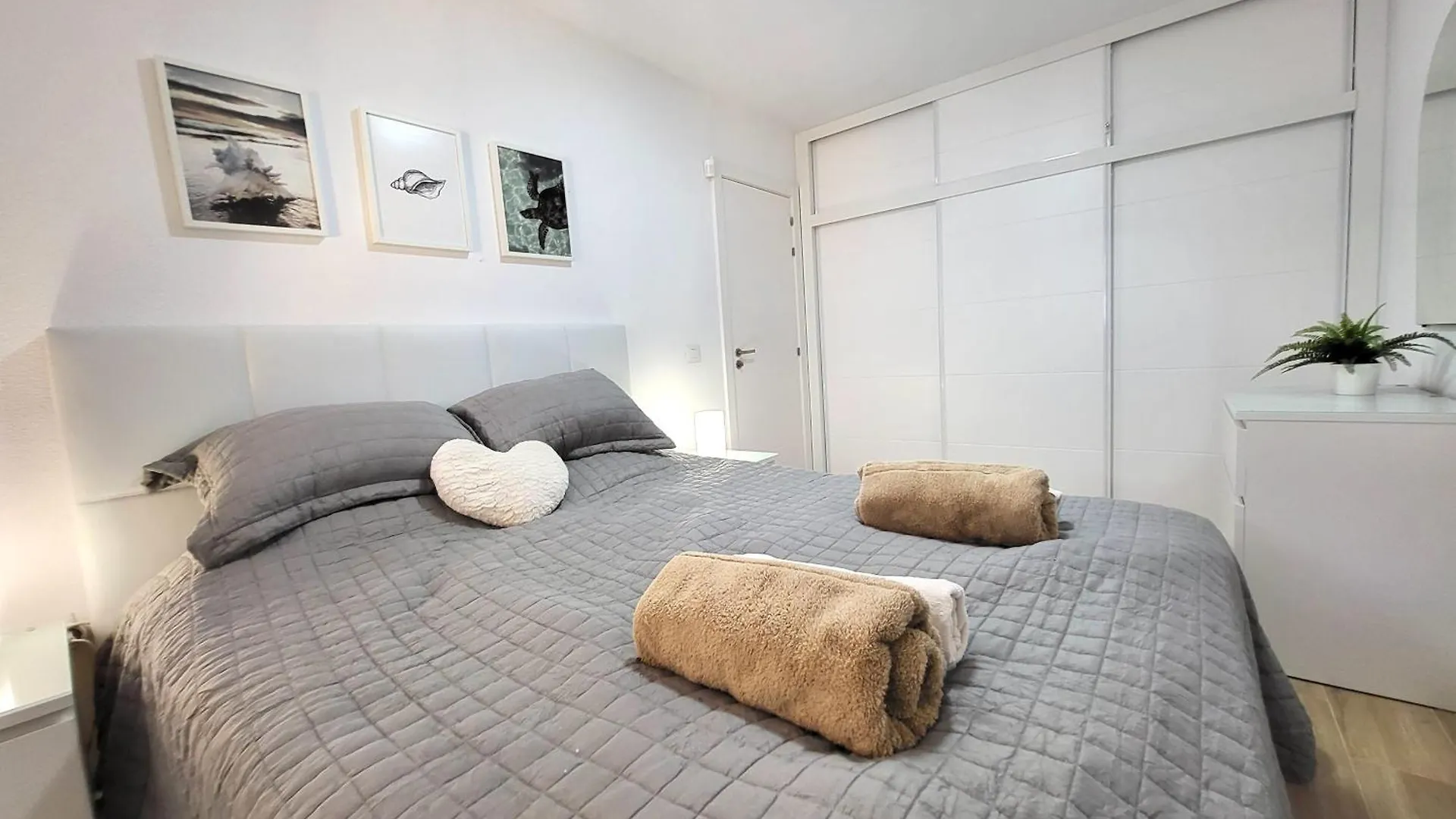 Апартаменты Apartamento Claudia En Lago Santiago Con Piscina Пуэрто-де-Сантьяго